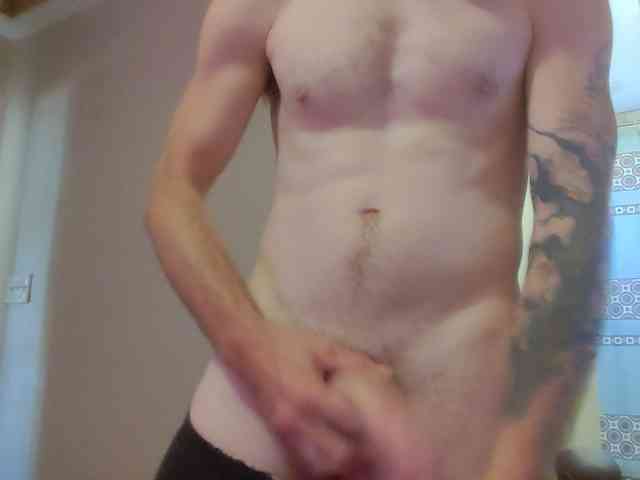Ghuntz22-1 Sex Cam Show