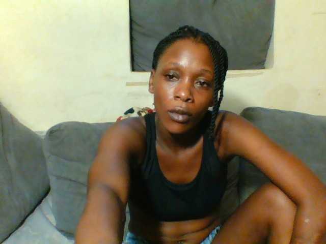 Chat with Petiteebony1 live cam