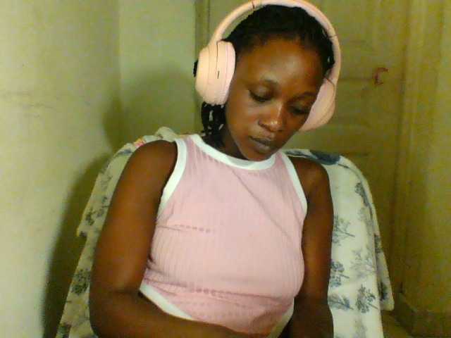 Petiteebony1 Live Cam on BongaCams