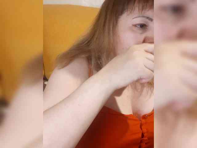Model: StefanyMellow3