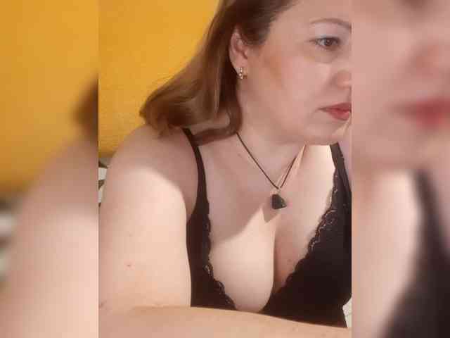 Модель: StefanyMellow3