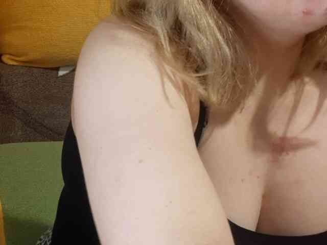 StefanyMellow3 webcam