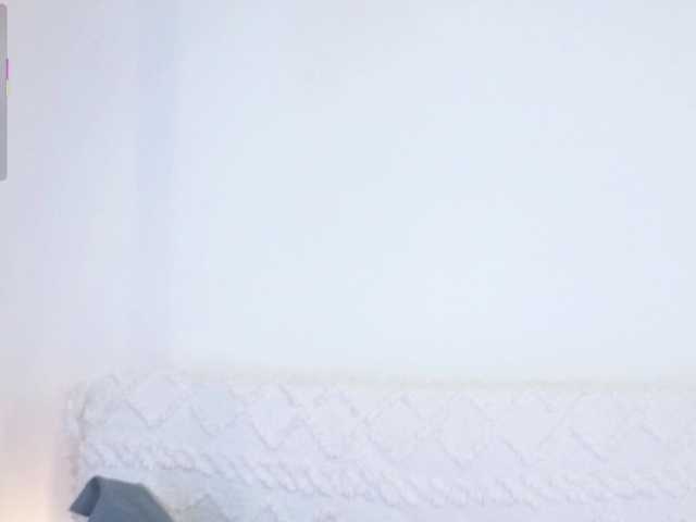le modèle Merlin-2004 est en webcam porno dans un show sur le site bongacams, il possède les tags suivants: White/Caucasian,Redhead,Shaved
