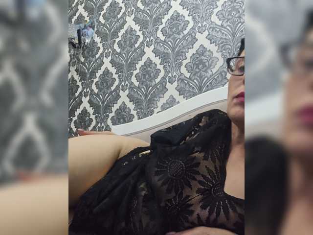 -cherry-dance- live cam on BongaCams