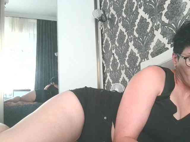 -cherry-dance- Live Webcam on BongaCams