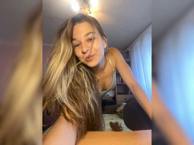 Vesta22 live cam on BongaCams