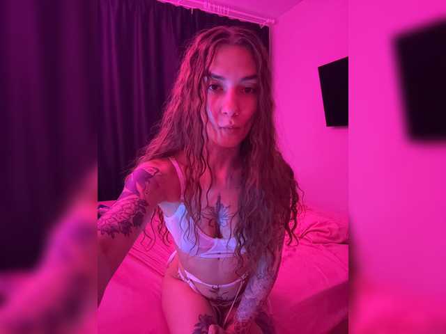 Ewwawow live cam on BongaCams
