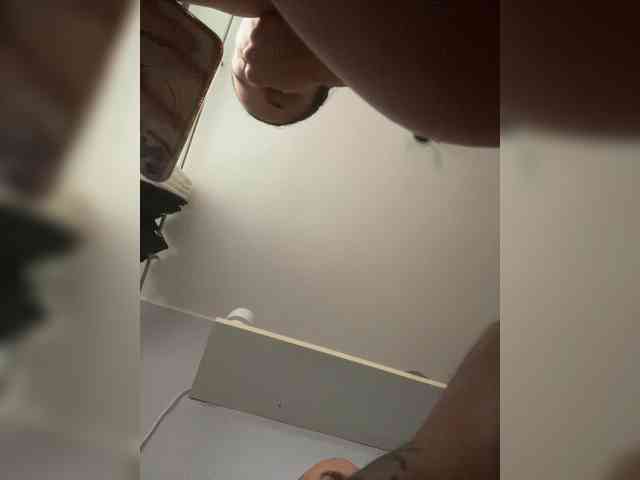 Sexypara1404 webcam