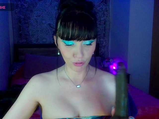 MaciMay's BongaCams show and profile