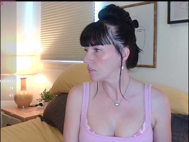 MaciMay live cam preview
