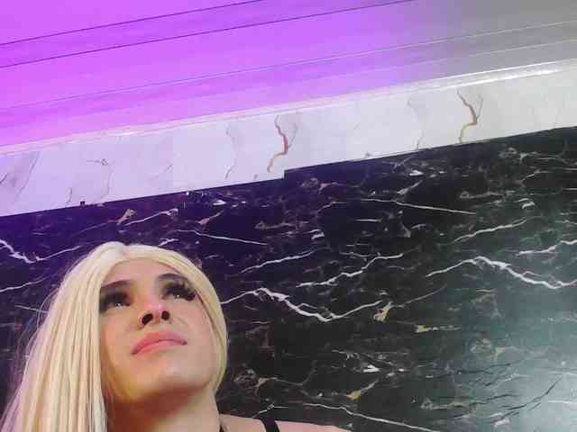 crislingery-doll Live Webcam on BongaCams