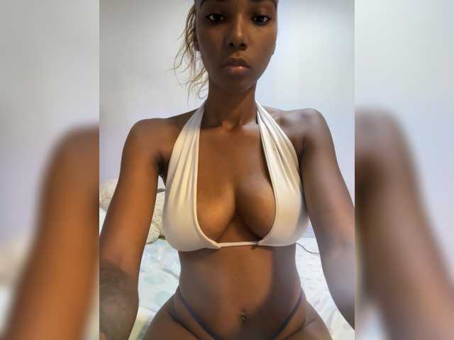 Kyllie live cam on BongaCams