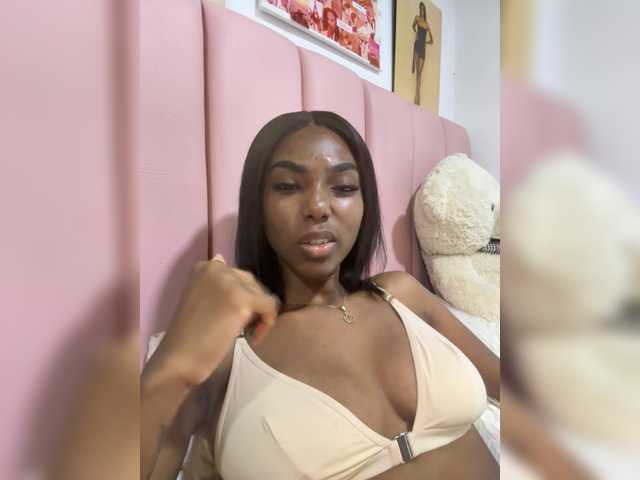 Kyllie live cam on BongaCams