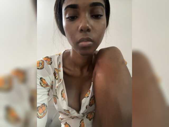 Kyllie, en directo ahora en BongaCams