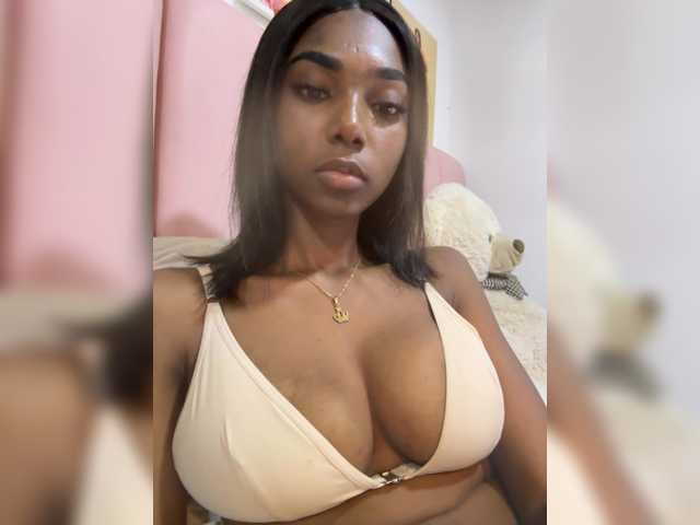 Kyllie live cam on BongaCams