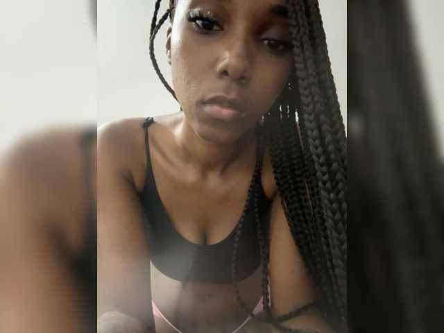 Kyllie live cam on BongaCams