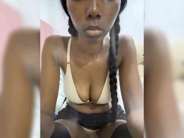 Kyllie Live Webcam on BongaCams