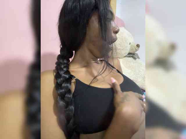 Kyllie Live Webcam on BongaCams