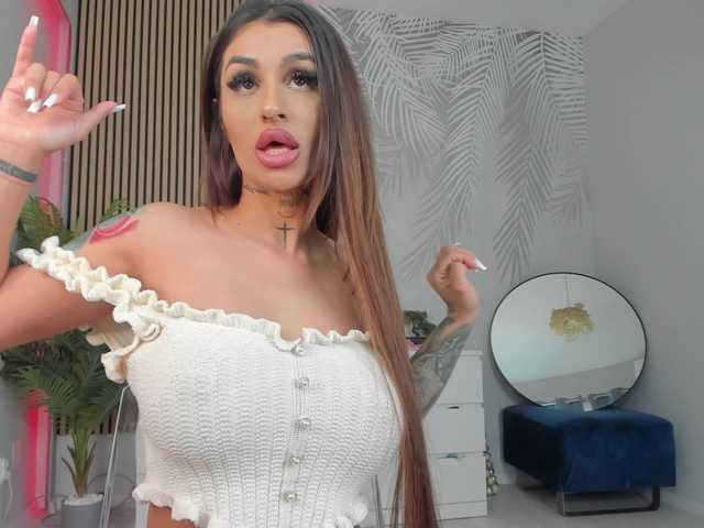 Jessy-Cruzz's BongaCams show and profile