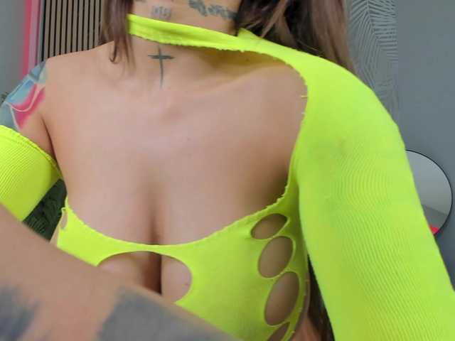 Jessy-Cruzz's BongaCams show and profile