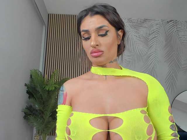 Jessy-Cruzz's BongaCams show and profile