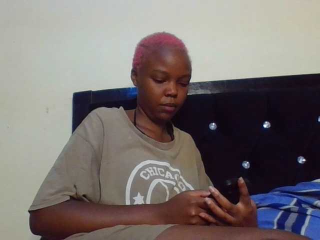 Empressvee25's BongaCams show and profile