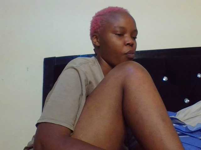 Empressvee25's BongaCams show and profile