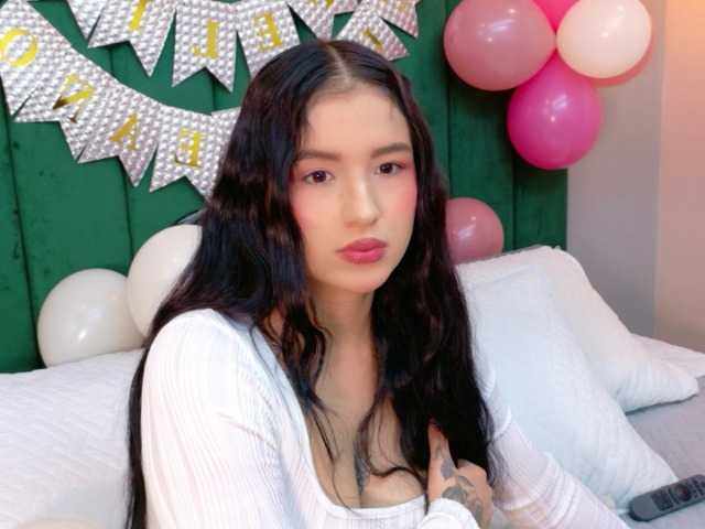 AshleyEvans21 live cam on BongaCams