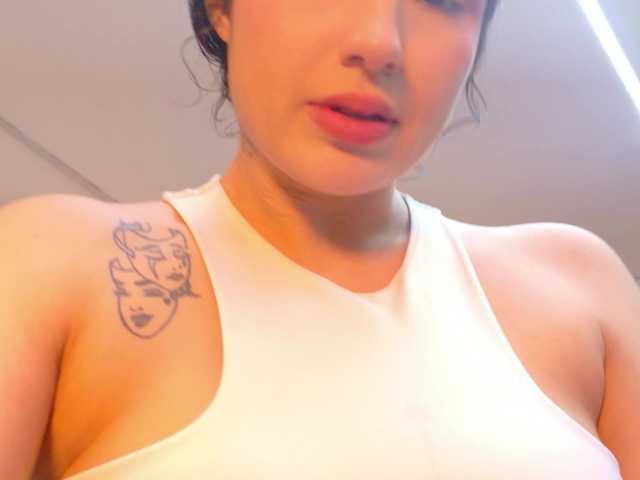 AshleyEvans21 live cam on BongaCams