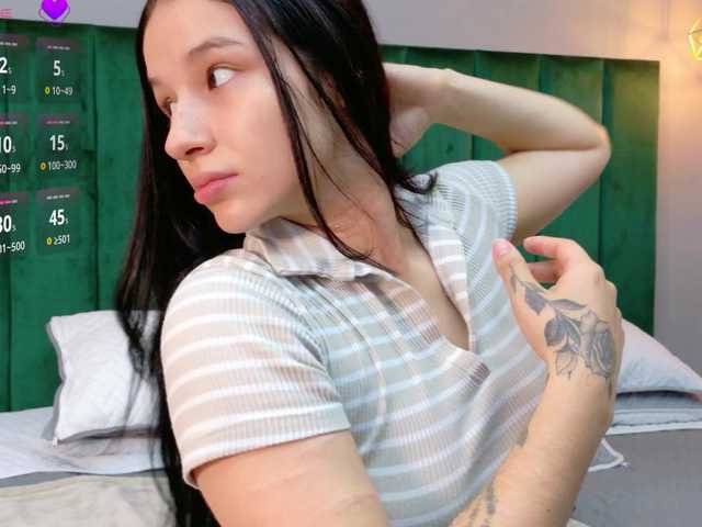 AshleyEvans21 live cam on BongaCams