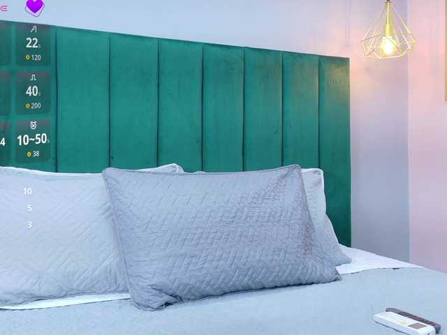 Ashley Evans (AshleyEvans21)