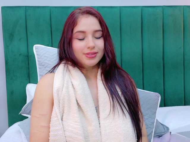 AshleyEvans21's BongaCams show and profile