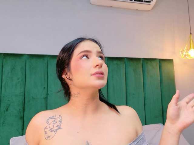 AshleyEvans21 live cam on BongaCams