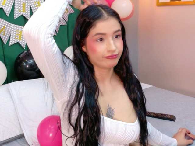 AshleyEvans21 live cam on BongaCams