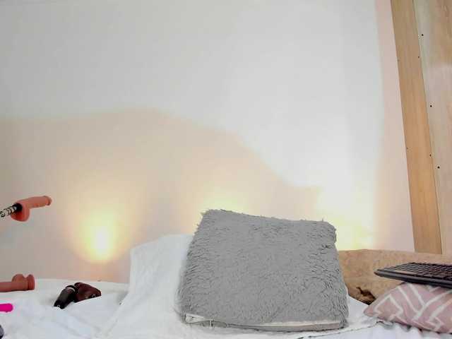 adhitii live cam on BongaCams