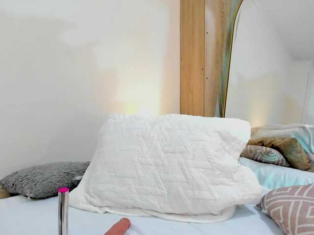 adhitii live cam on BongaCams