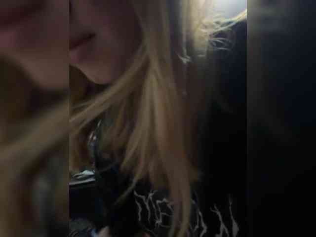 Hollymollylove webcam