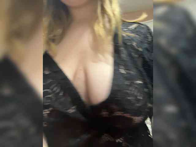 Hollymollylove webcam