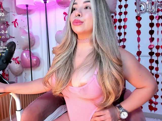 sabrinacherry live cam on BongaCams