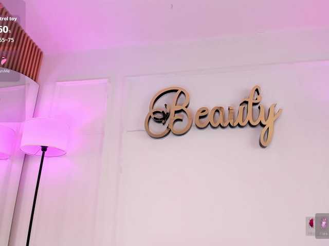 sabrinacherry live cam on BongaCams
