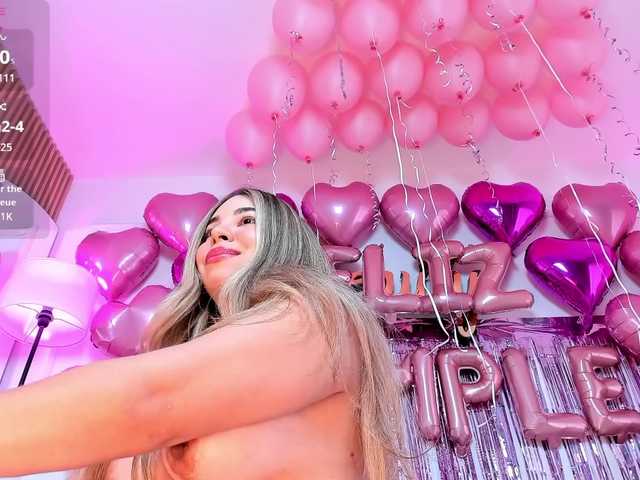 sabrinacherry live cam on BongaCams
