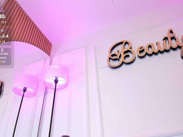 sabrinacherry live cam on BongaCams