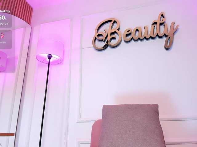 sabrinacherry live cam on BongaCams