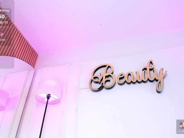 sabrinacherry live cam on BongaCams