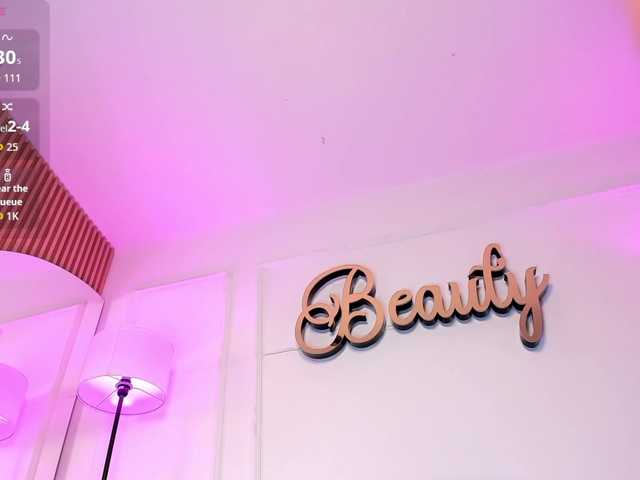sabrinacherry live cam on BongaCams