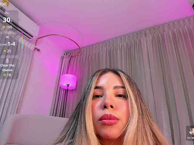 Modèle: sabrinacherry