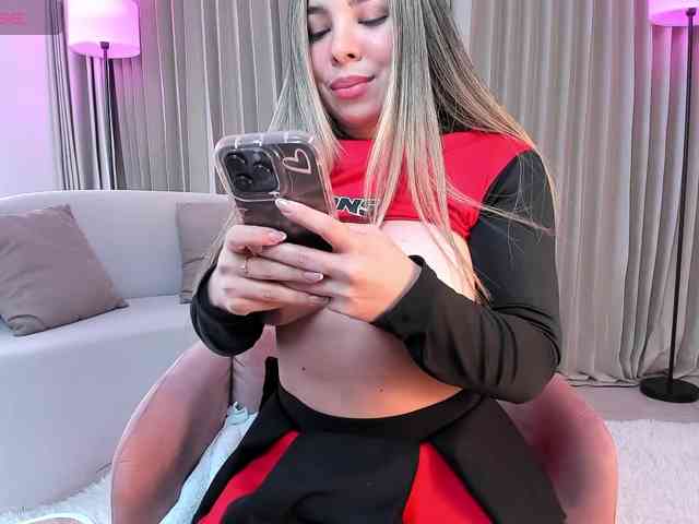 Modèle: sabrinacherry