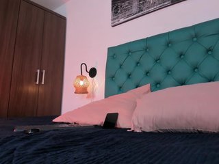 paula-69 Porn Show