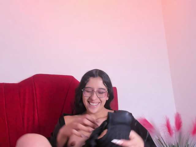 paula-69 live cam preview
