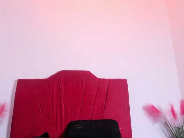 paula-69 live cam preview